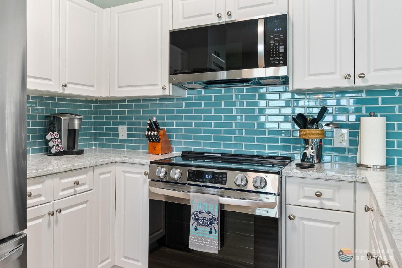 On Flagler Avenue! Dog Friendly With Balcony And Parking Walk To The Beach! New Smyrna Beach Extérieur photo